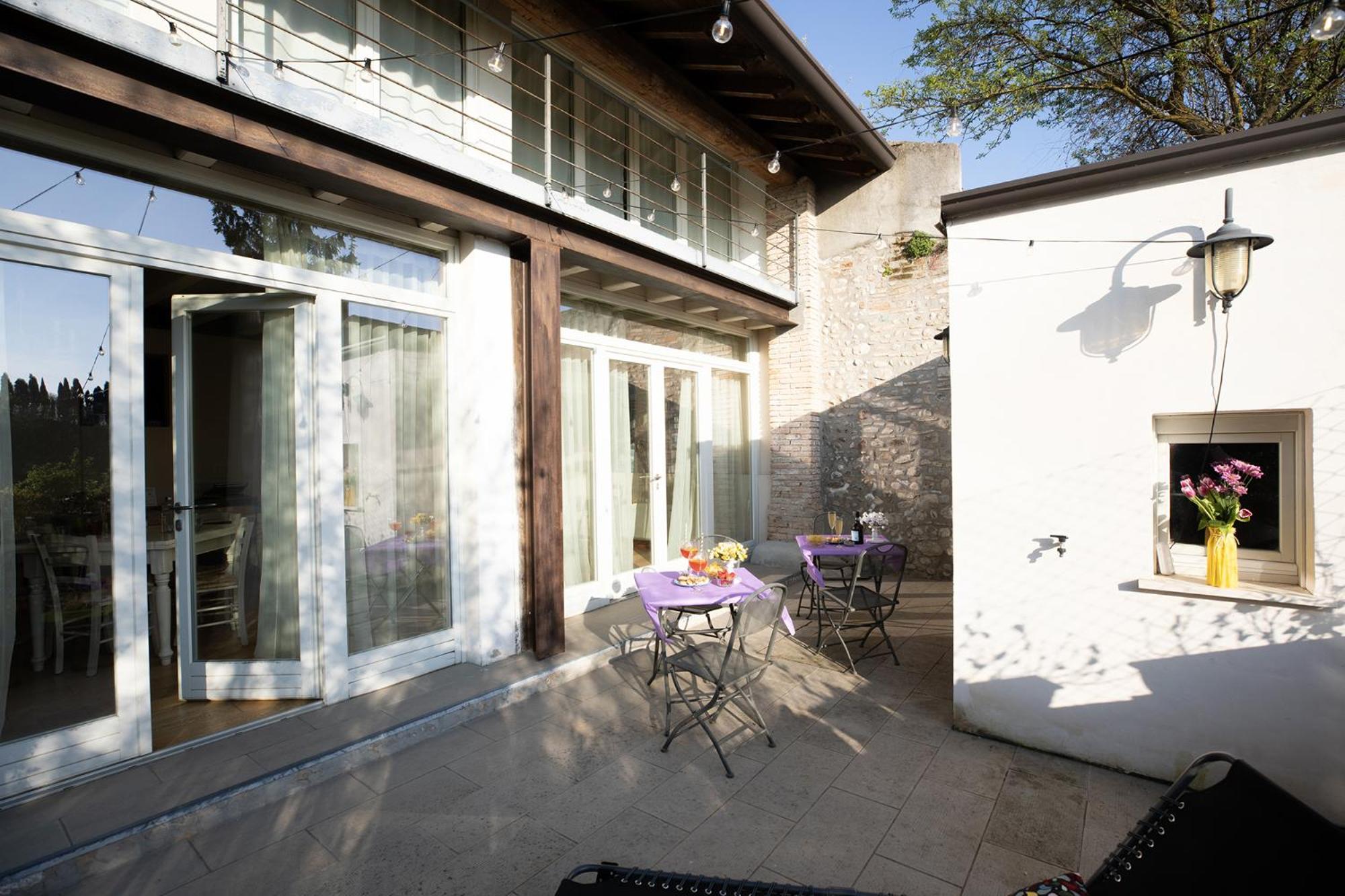 Relais La Rocca Solferino Bed & Breakfast Exterior photo