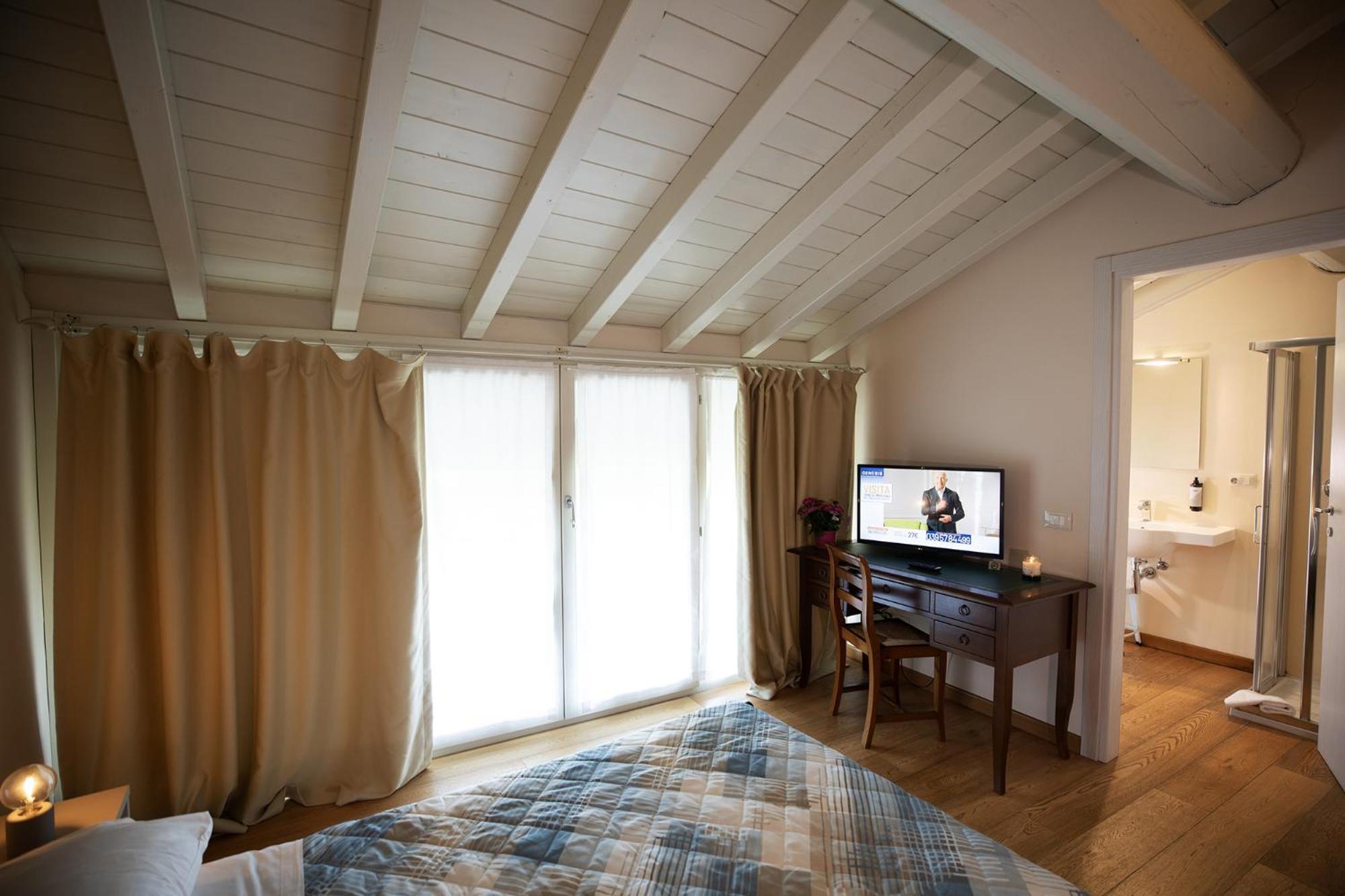 Relais La Rocca Solferino Bed & Breakfast Exterior photo